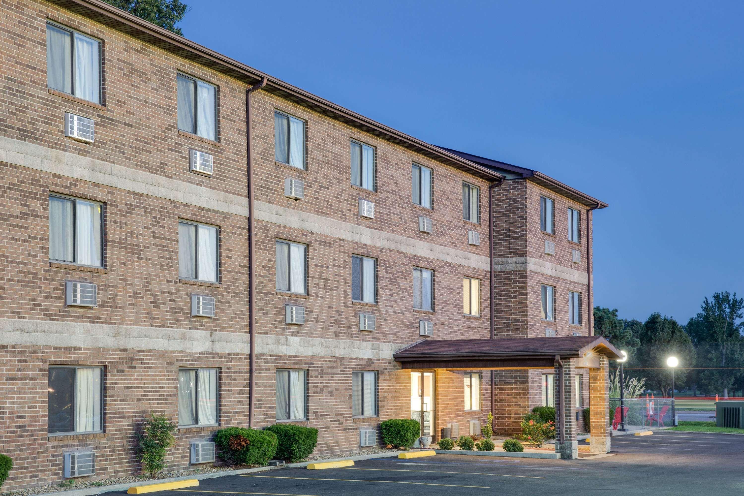 Super 8 By Wyndham Kennett Exterior foto
